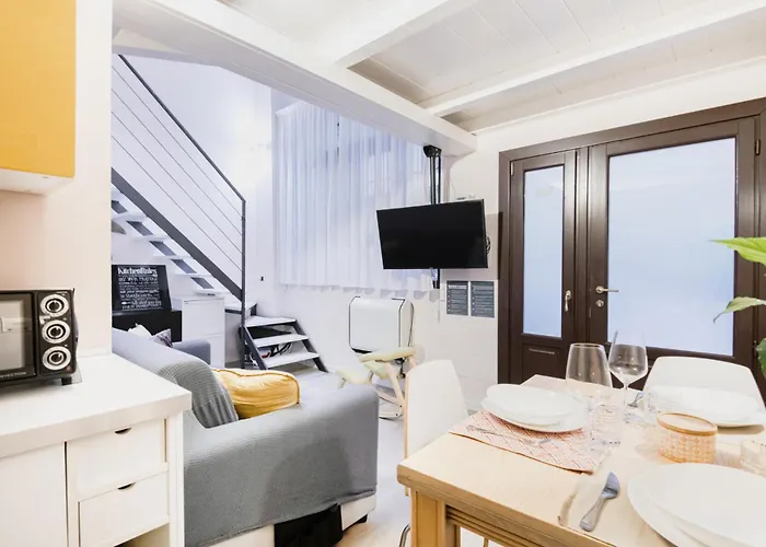 Easylife - - Corso Xxii Marzo 39pt - Duomo * Mediolan